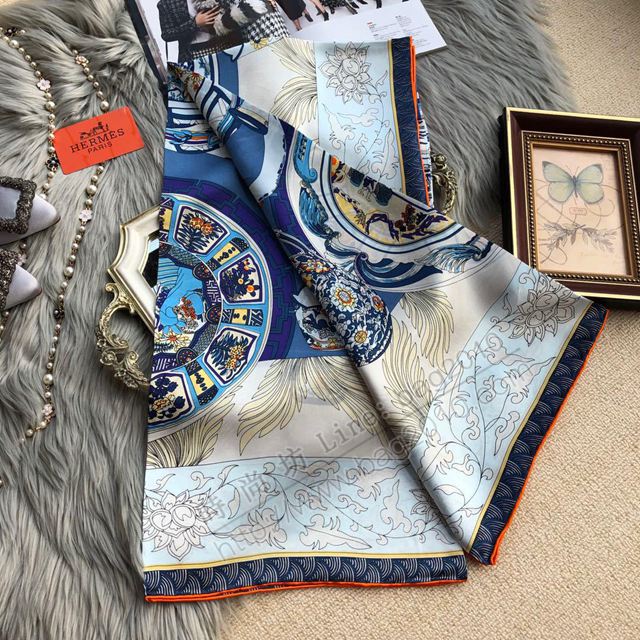 HERMES圍巾 愛馬仕專櫃新品 真絲緞面燙金大方巾  llwj6546